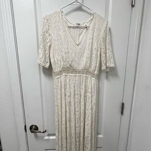 MAHINA boutique in Hawaii. Small dress! Lace!